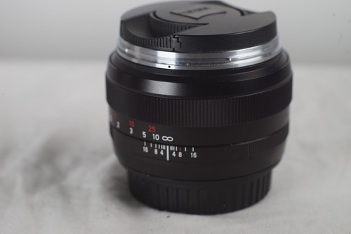 Carl zeiss planar mm - t,